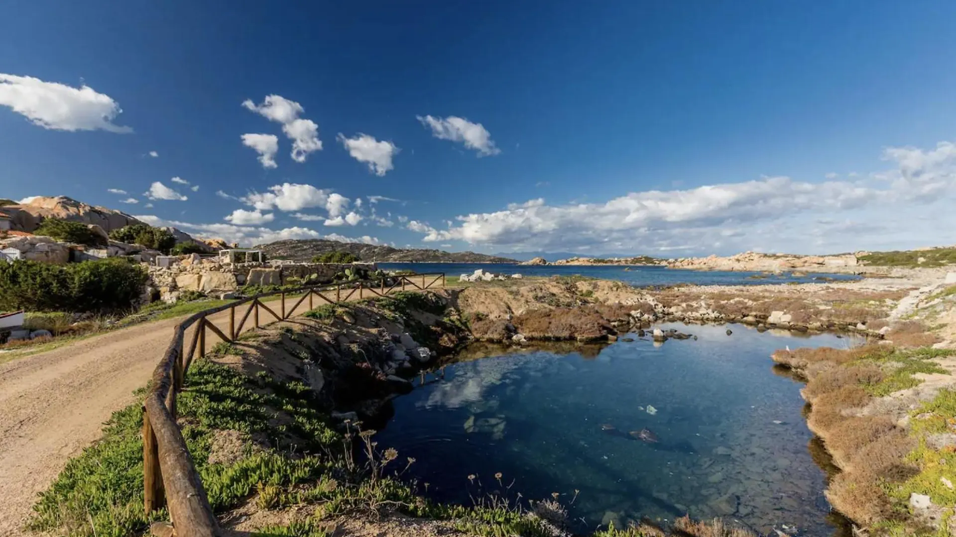 Residence Cala Francese - Case Sul Mare La Maddalena  La Maddalena (Sassari)